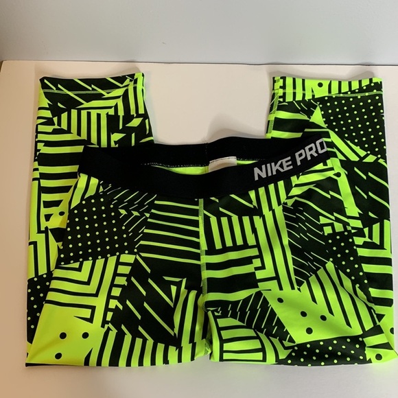 NIKE PRO DRI FIT CROP*** - Picture 8 of 8